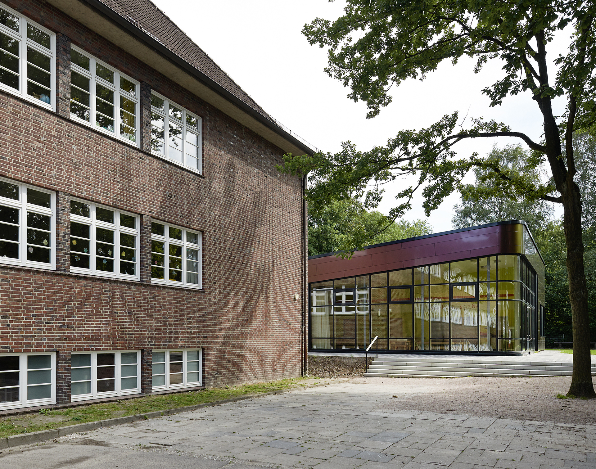 Mensa Grundschule Strenge; Neubau; Architekturfotografie; Markus Tollhopf; Schulbau; SBH Schulbau Hamburg; Fotografie; ABJ Architekt:innen; Aussenaufnahme