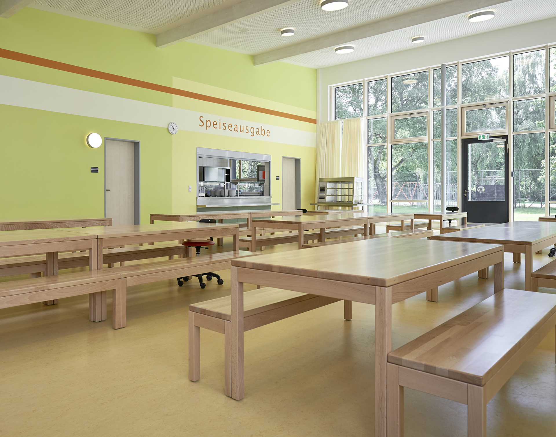 Mensa Grundschule Strenge; Neubau; Architekturfotografie; Markus Tollhopf; Schulbau; SBH Schulbau Hamburg; Fotografie; ABJ Architekt:innen; Innenaufnahme