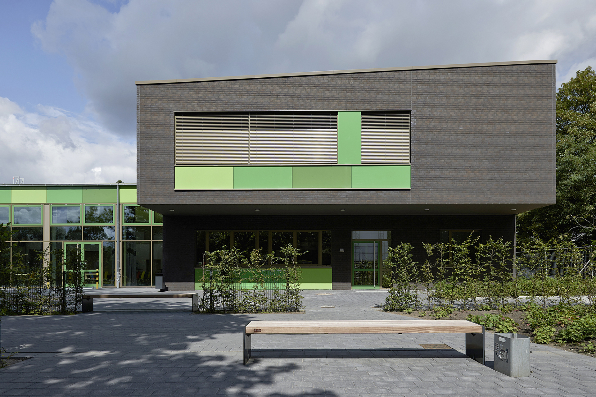 Berufliche Schule; Wirtschaftsgymnasium; Göhlbachtal; Neubau; Architekturfotografie; Markus Tollhopf; Schulbau; SBH Schulbau Hamburg; Fotografie; ABJ Architekt:innen; Aussenaufnahme