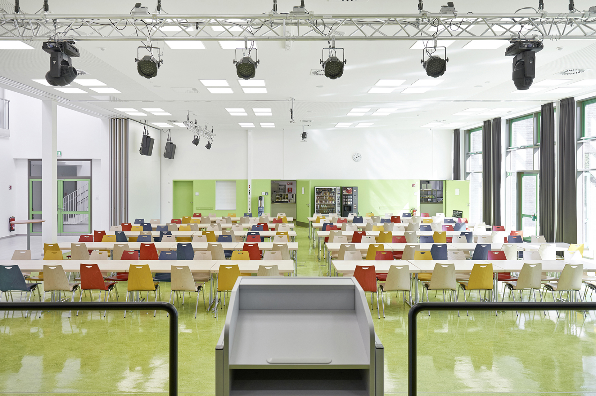 Berufliche Schule; Wirtschaftsgymnasium; Göhlbachtal; Neubau; Architekturfotografie; Markus Tollhopf; Schulbau; SBH Schulbau Hamburg; Fotografie; ABJ Architekt:innen; Innenaufnahme