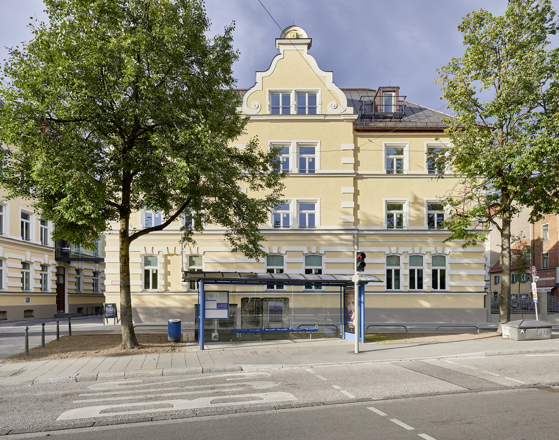 Neues Bildungszentrum; Volkshochschule; VHS München; Neubau; Architekturfotografie; Markus Tollhopf; Schulbau; München; Fotografie; Raupach Architekten Aussenaufnahme
