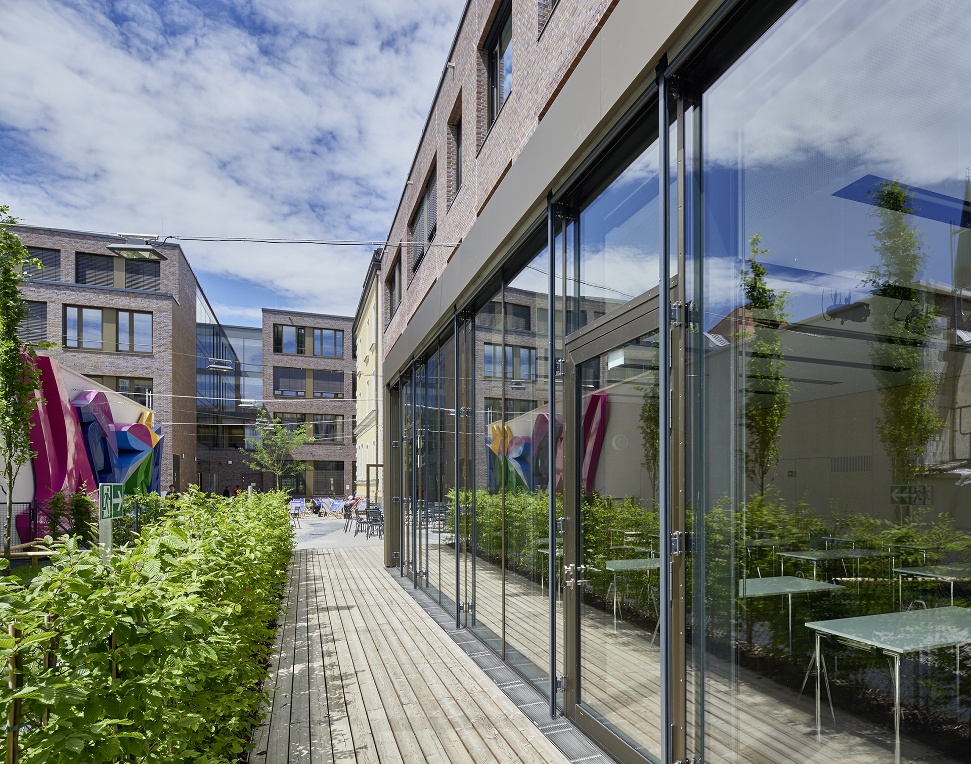 Neues Bildungszentrum; Volkshochschule; VHS München; Neubau; Architekturfotografie; Markus Tollhopf; Schulbau; München; Fotografie; Raupach Architekten Aussenaufnahme