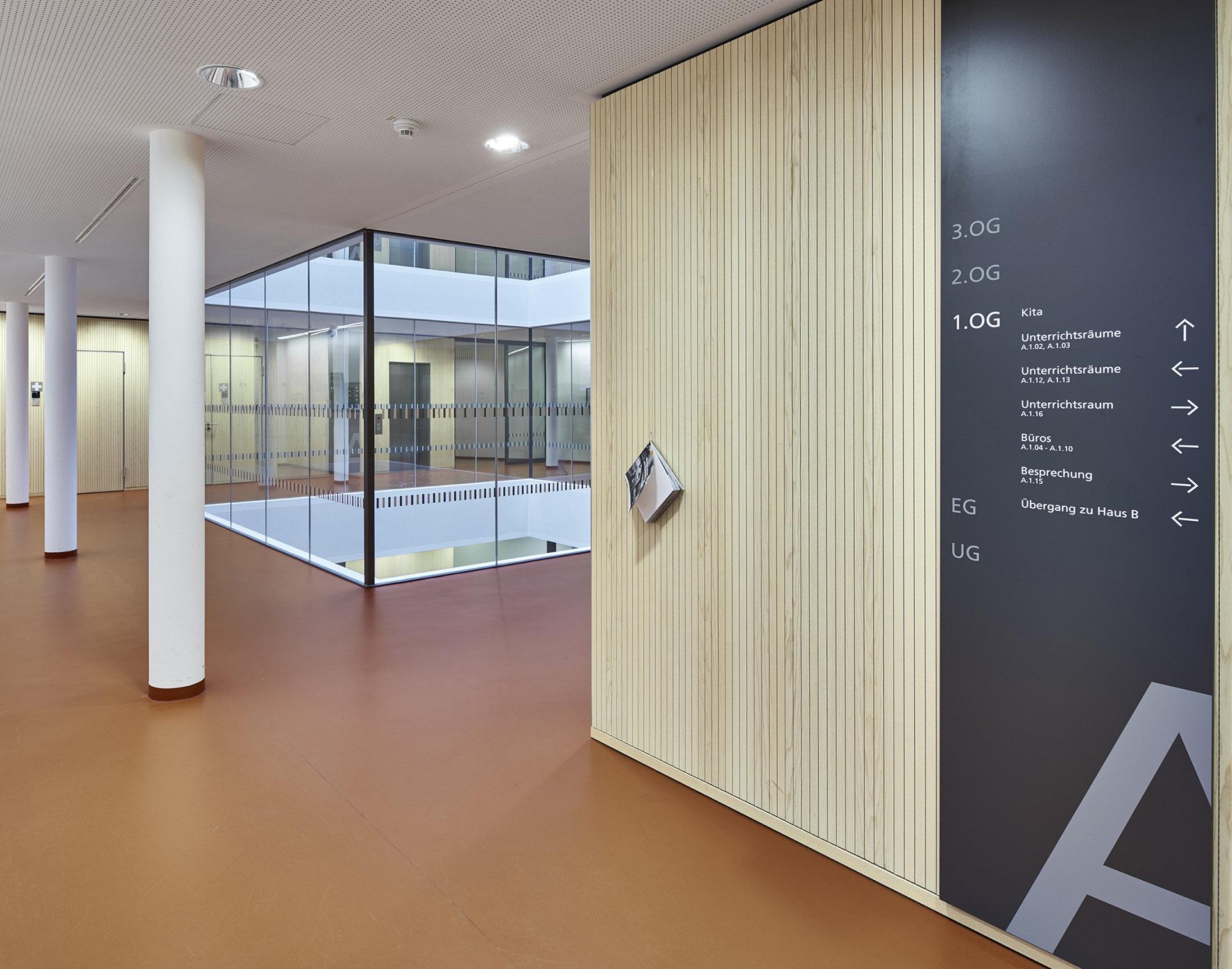 Neues Bildungszentrum; Volkshochschule; VHS München; Neubau; Architekturfotografie; Markus Tollhopf; Schulbau; München; Fotografie; Raupach Architekten Innenaufnahme