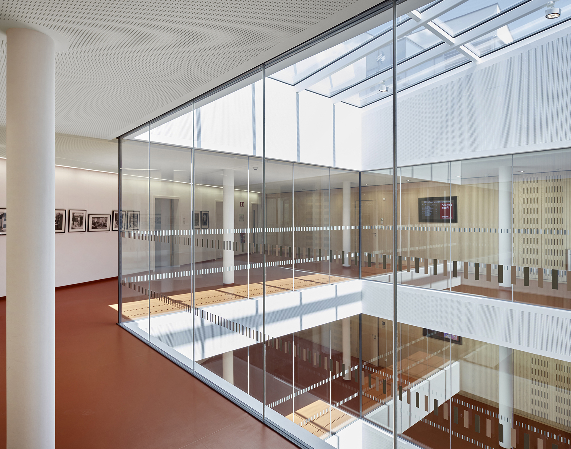 Neues Bildungszentrum; Volkshochschule; VHS München; Neubau; Architekturfotografie; Markus Tollhopf; Schulbau; München; Fotografie; Raupach Architekten Innenaufnahme