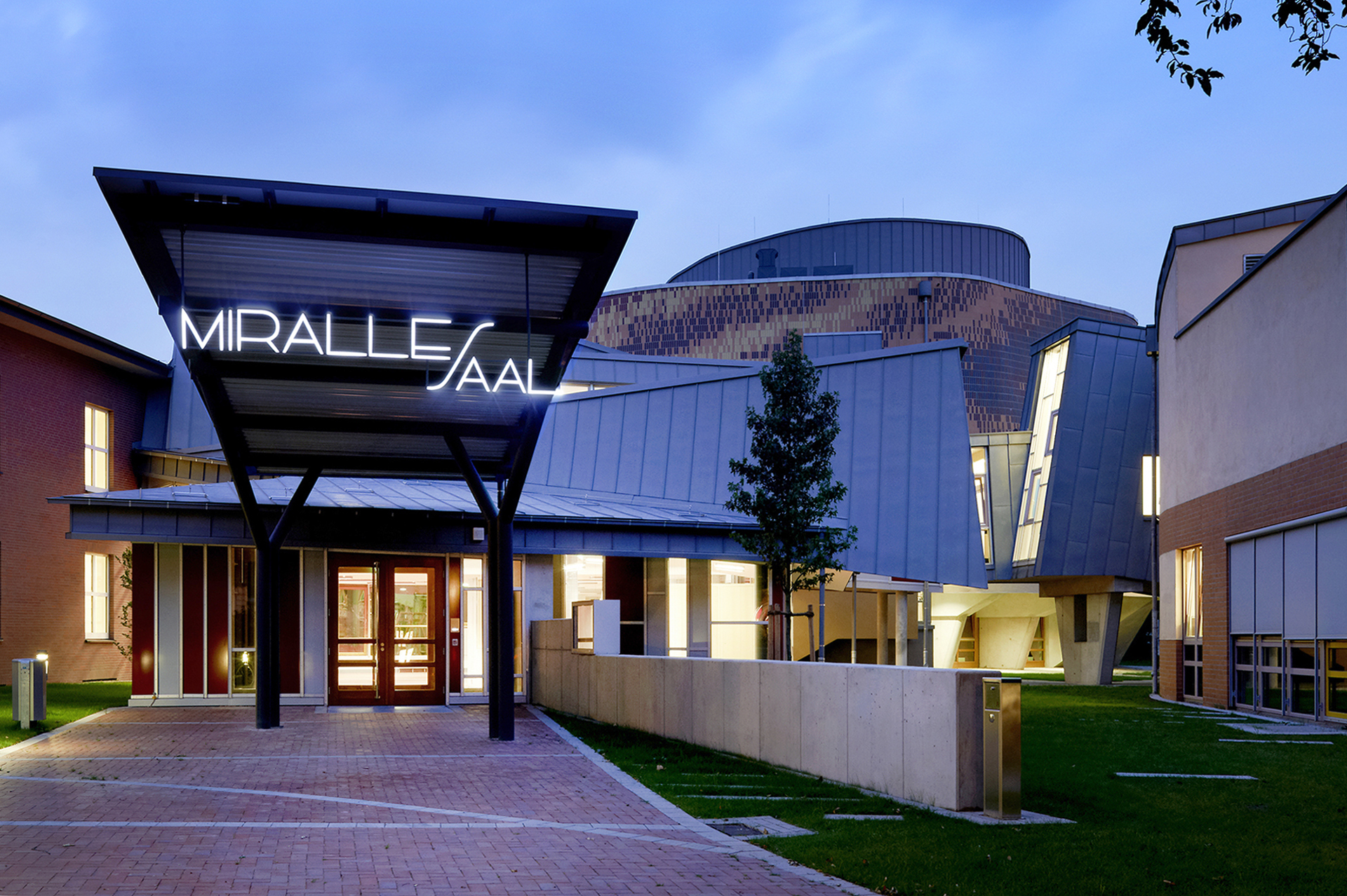 Miralles-Saal Jugendmusikschule Hamburg; JMS; Konzertsaal; Architekturfotografie; Markus Tollhopf; Schulbau; Fotografie; Tchoban Voss Architekten; Benedetta Tagliabue EMBT Barcelona; Aussenaufnahme
