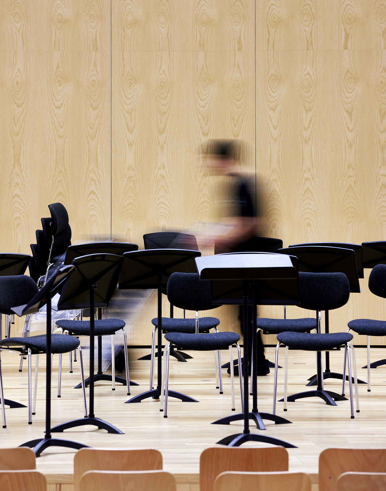 Miralles-Saal Jugendmusikschule Hamburg; JMS; Konzertsaal; Architekturfotografie; Markus Tollhopf; Schulbau; Fotografie; Tchoban Voss Architekten; Benedetta Tagliabue EMBT Barcelona; Innenaufnahme