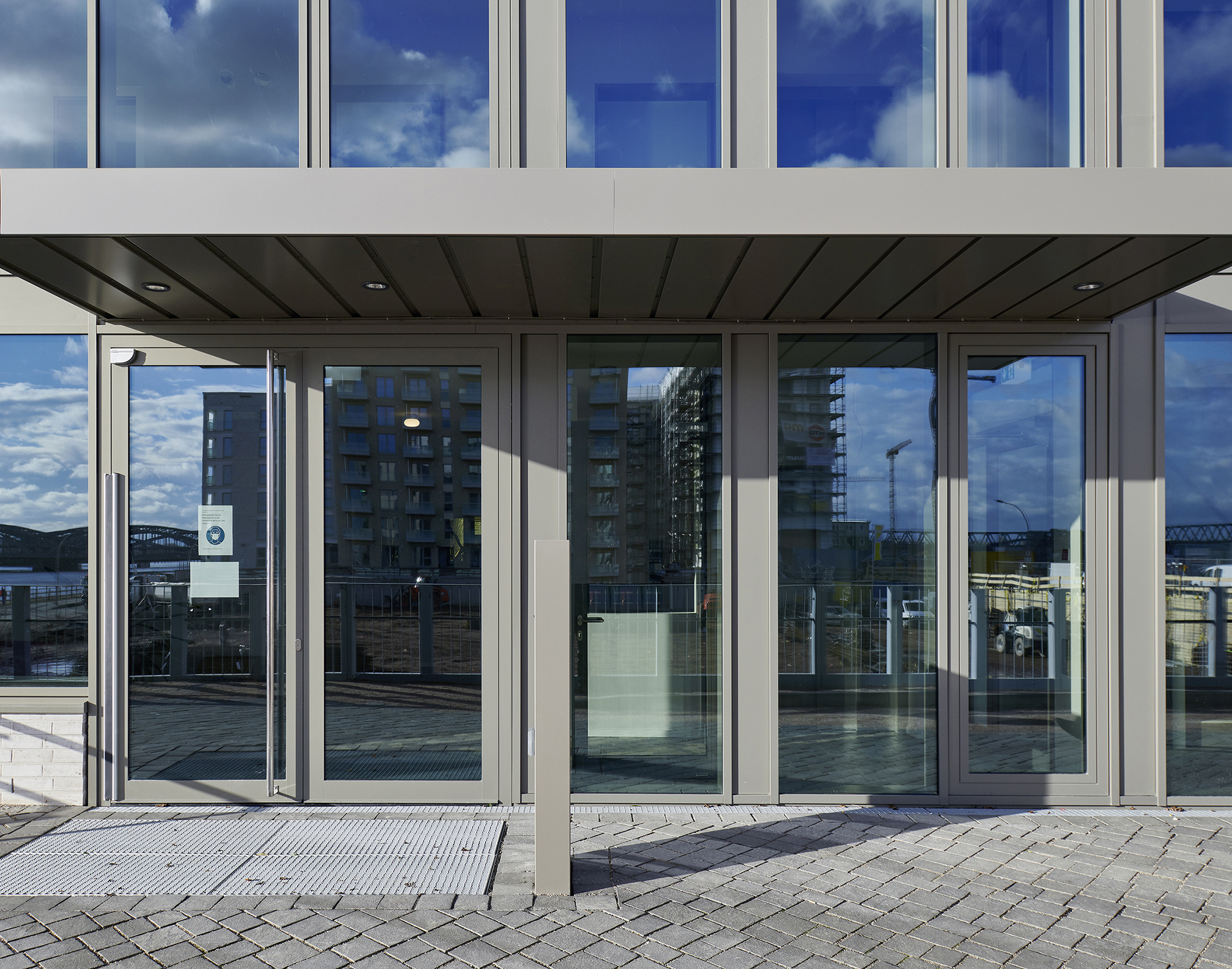 Wohnungsbau; Inklusion; Baakenallee; Hafencity; Leuchtfeuer Festland Hafen; Elbe; Spielplatz; Innenhof; Hamburg; Neubau; Architekturfotografie; Markus Tollhopf; Fotografie; HSBZ Architekten; Aussenaufnahme