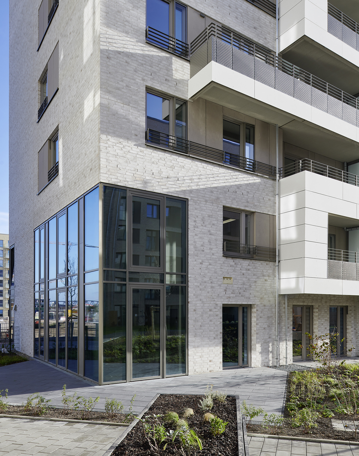 Wohnungsbau; Inklusion; Baakenallee; Hafencity; Leuchtfeuer Festland Hafen; Elbe; Spielplatz; Innenhof; Hamburg; Neubau; Architekturfotografie; Markus Tollhopf; Fotografie; HSBZ Architekten; Aussenaufnahme