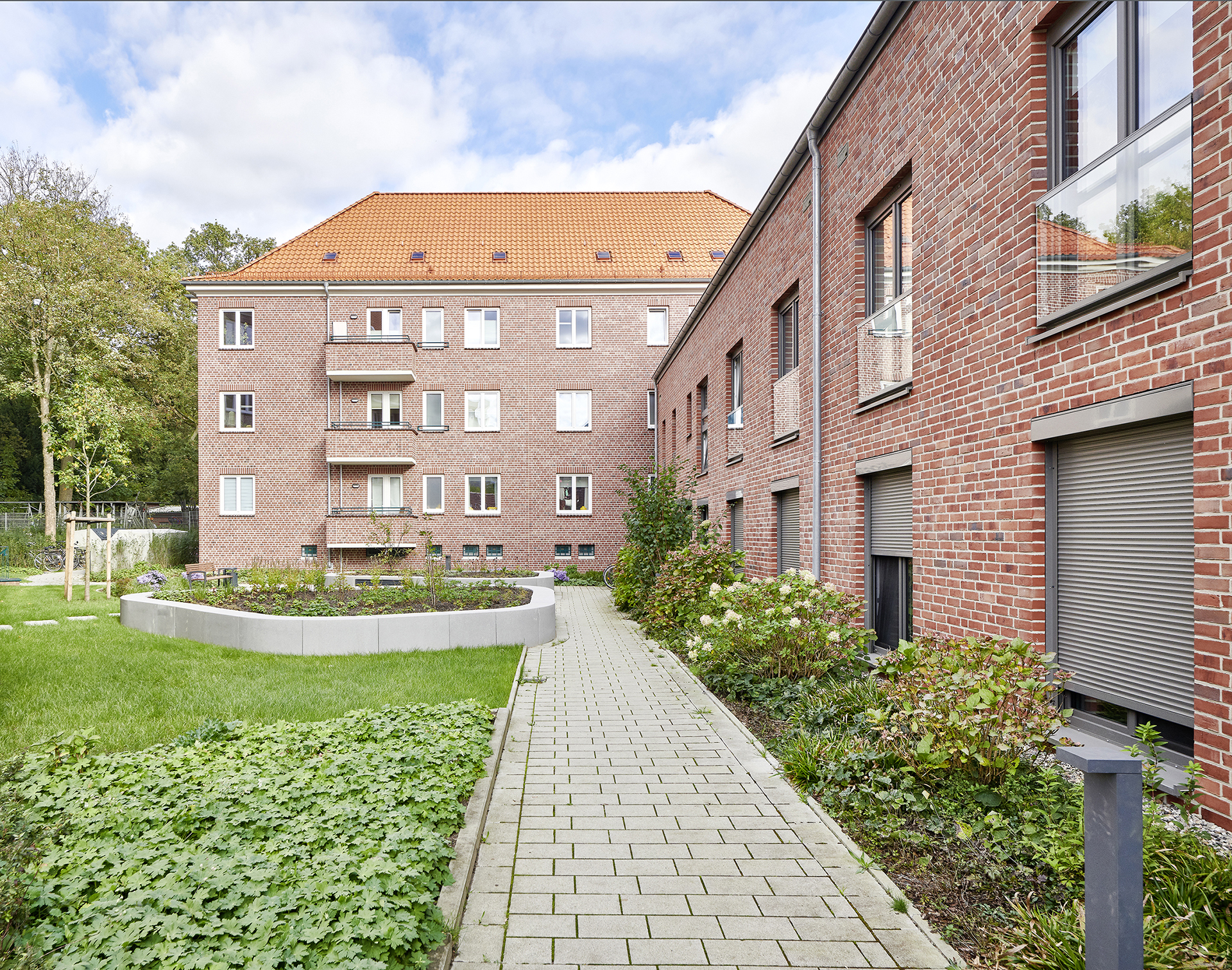 Wohnungsbau; Ohlsdorfer Straße; Mehrfamilienhaus; Innenhof; Hamburg; Sanierung; Neubau; Architekturfotografie; Markus Tollhopf; Fotografie; HSBZ Architekten; Aussenaufnahme