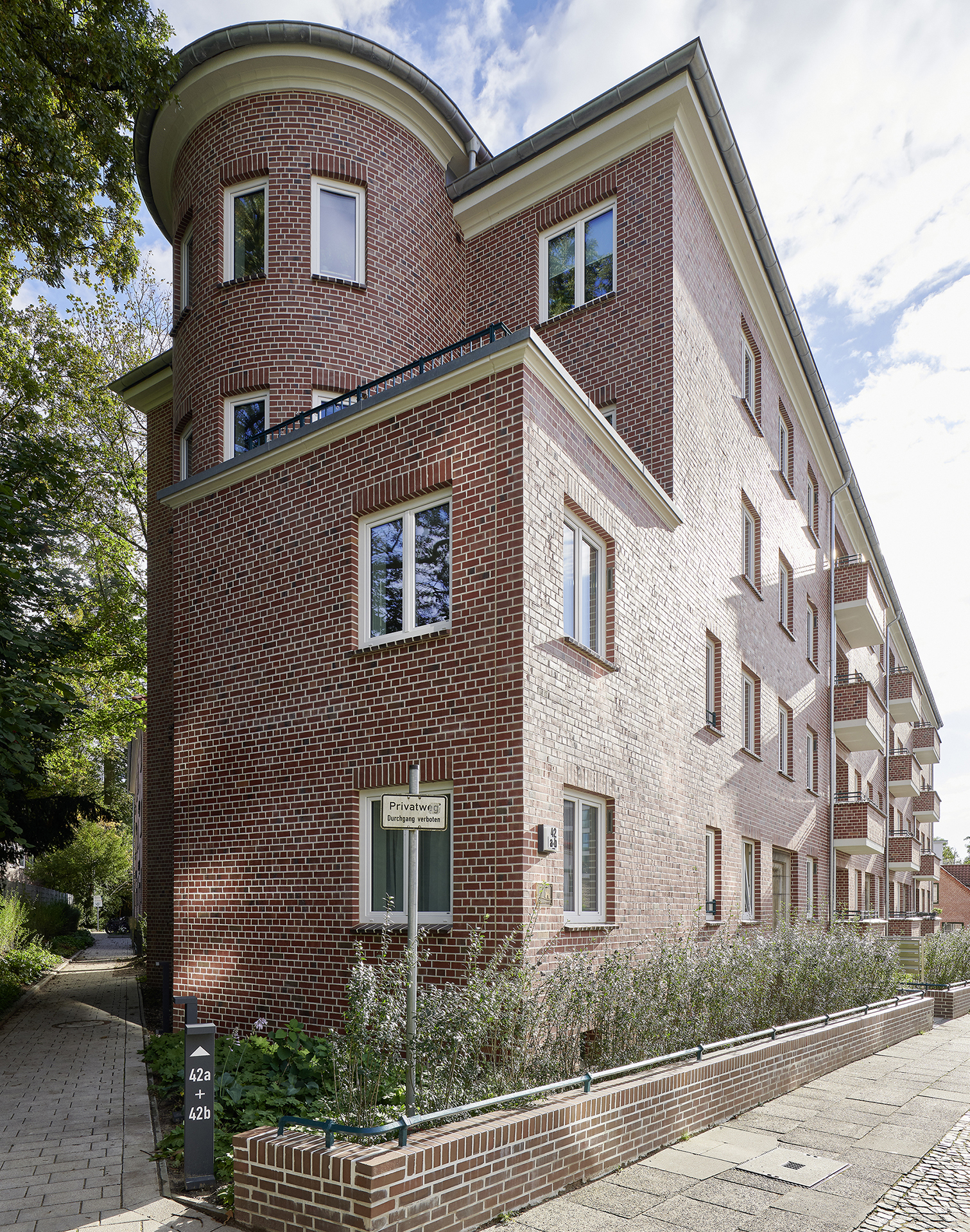 Wohnungsbau; Ohlsdorfer Straße; Mehrfamilienhaus; Innenhof; Hamburg; Sanierung; Neubau; Architekturfotografie; Markus Tollhopf; Fotografie; HSBZ Architekten; Aussenaufnahme