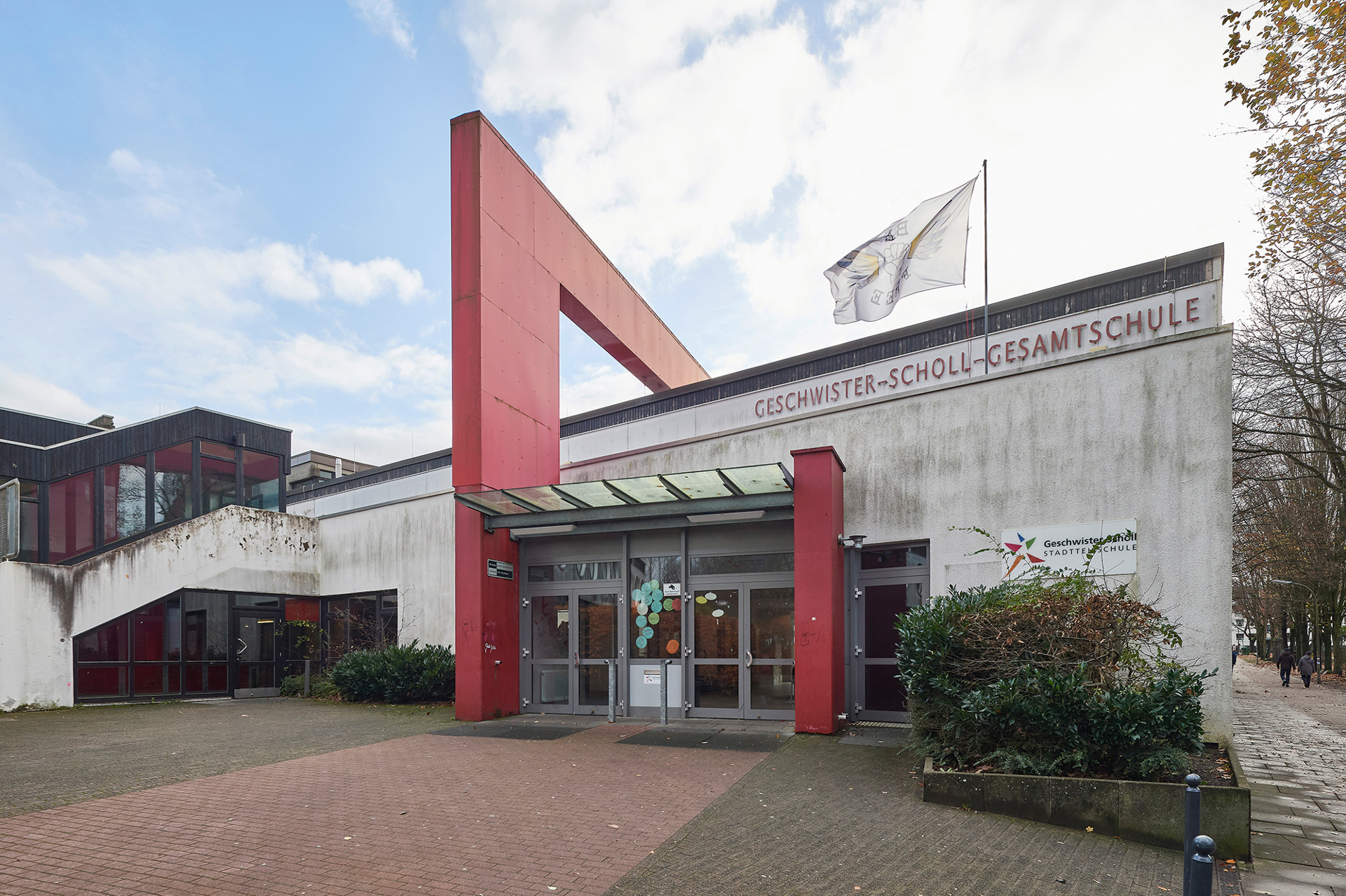 Dokumentation, Abriss; Stilllegung; Geschwister-Scholl-Gesamtschule; Hamburg-Lurup; Architekturfotografie; Markus Tollhopf; Schulbau; SBH Schulbau Hamburg; Fotografie; Aussenaufnahme; Kleta Architekten