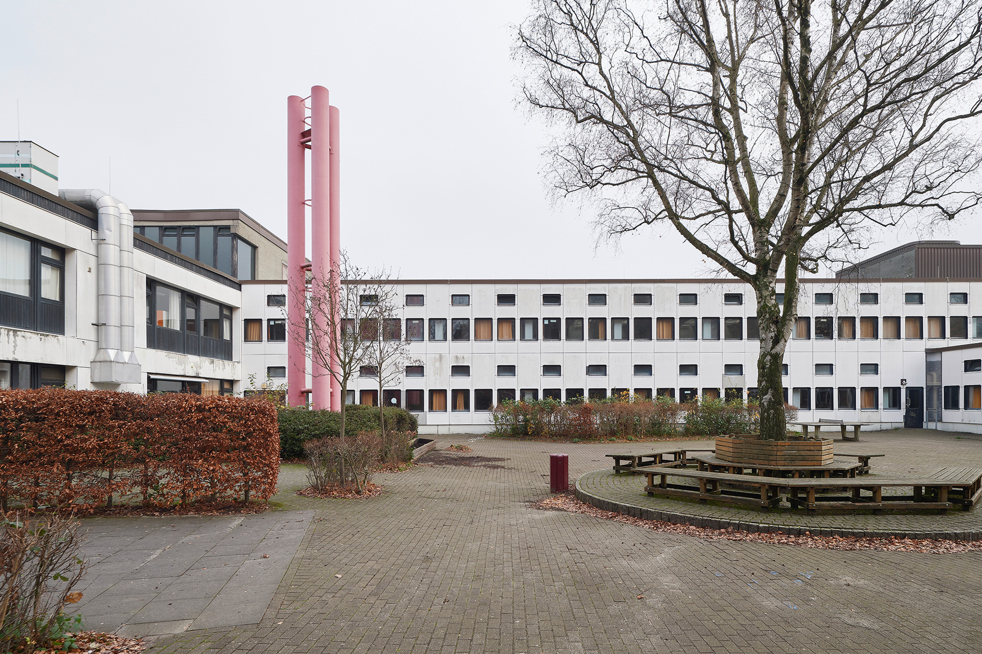 Dokumentation, Abriss; Stilllegung; Geschwister-Scholl-Gesamtschule; Hamburg-Lurup; Architekturfotografie; Markus Tollhopf; Schulbau; SBH Schulbau Hamburg; Fotografie; Aussenaufnahme; Kleta Architekten