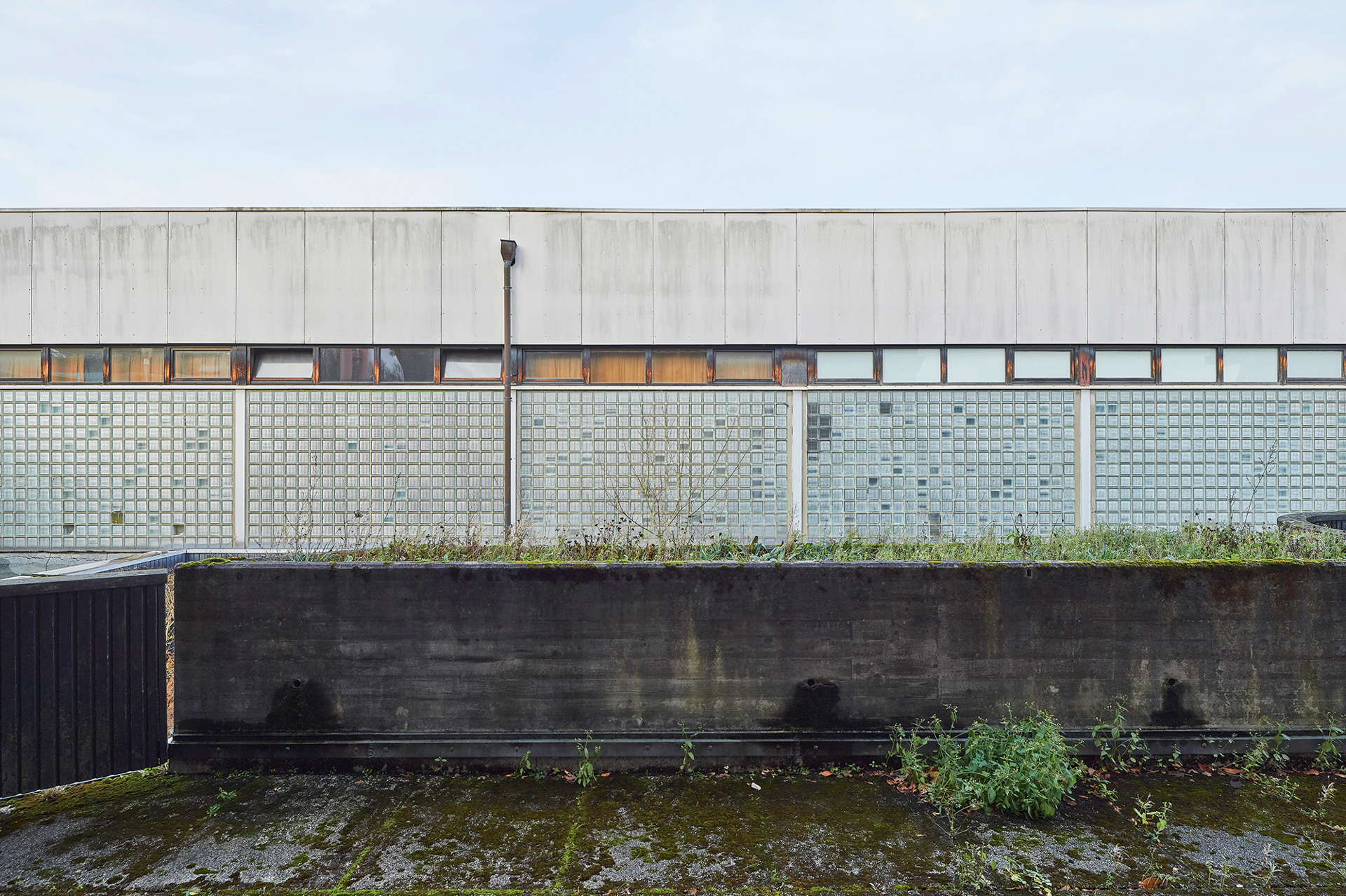 Dokumentation, Abriss; Stilllegung; Geschwister-Scholl-Gesamtschule; Hamburg-Lurup; Architekturfotografie; Markus Tollhopf; Schulbau; SBH Schulbau Hamburg; Fotografie; Aussenaufnahme; Kleta Architekten