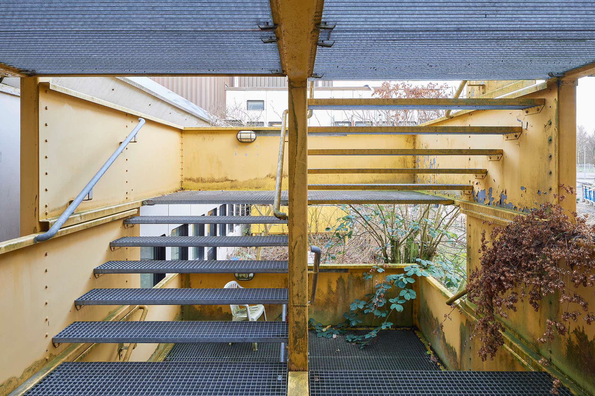Dokumentation, Abriss; Stilllegung; Geschwister-Scholl-Gesamtschule; Hamburg-Lurup; Architekturfotografie; Markus Tollhopf; Schulbau; SBH Schulbau Hamburg; Fotografie; Aussenaufnahme; Kleta Architekten