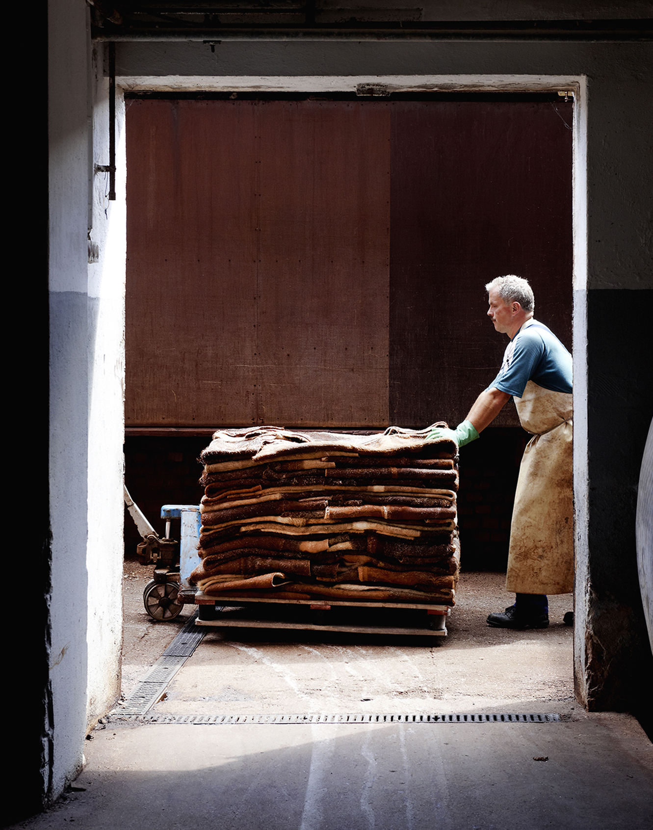 Dokumentation Lederproduktion; Gerberei Kobel; Kellinghusen; Markus Tollhopf; Fotografie; Innenaufnahme; Handwerk