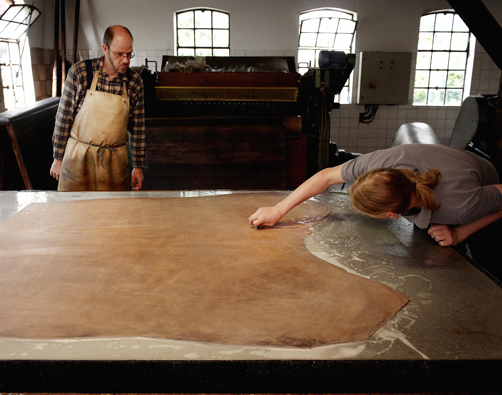 Dokumentation Lederproduktion; Gerberei Kobel; Kellinghusen; Markus Tollhopf; Fotografie; Innenaufnahme; Handwerk