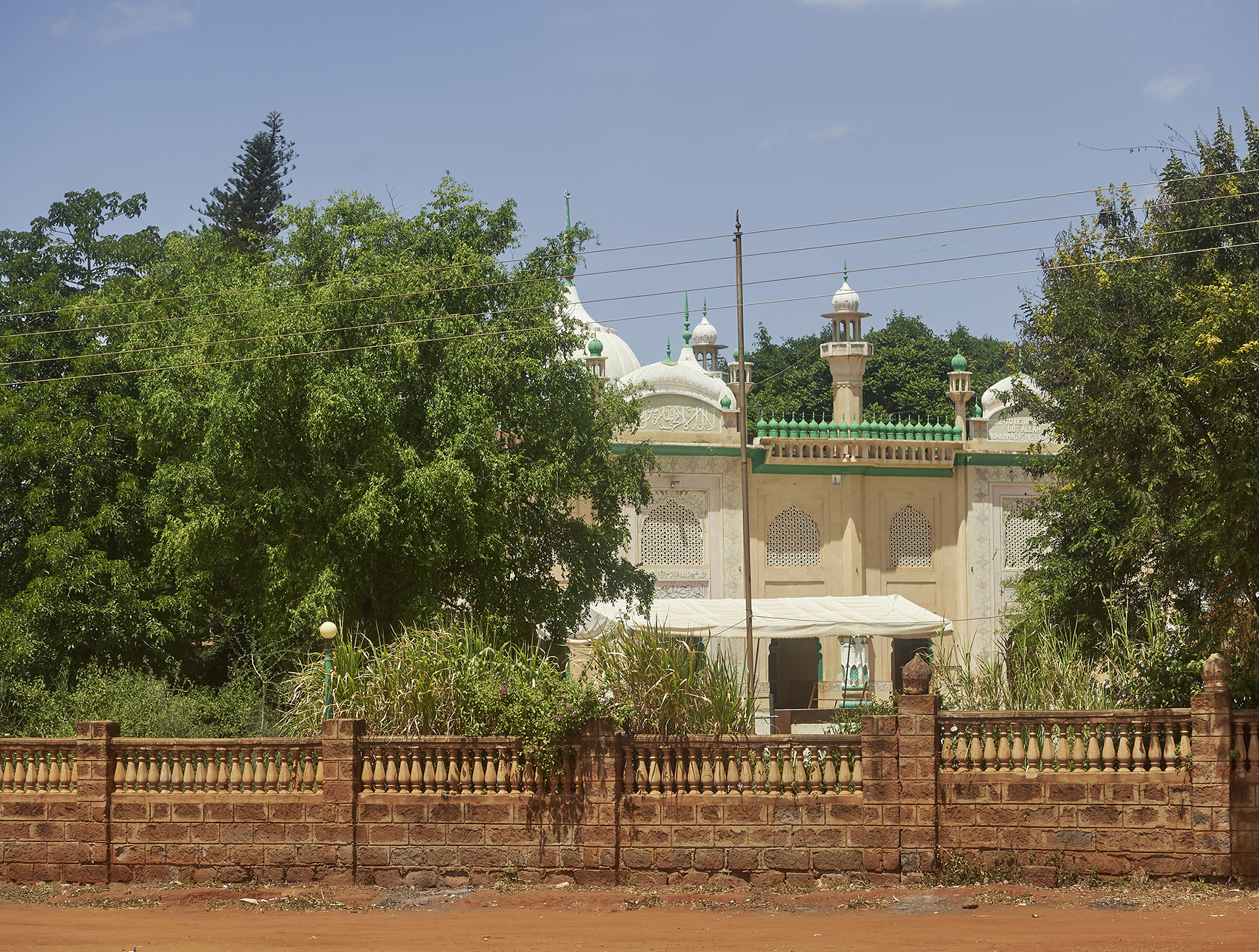 Mombasa Road; Straße nach Nairobi; Kenia; Architekturfotorgafie; Markus Tollhopf; Fotografie; Aussenaufnahme; Ostafrika