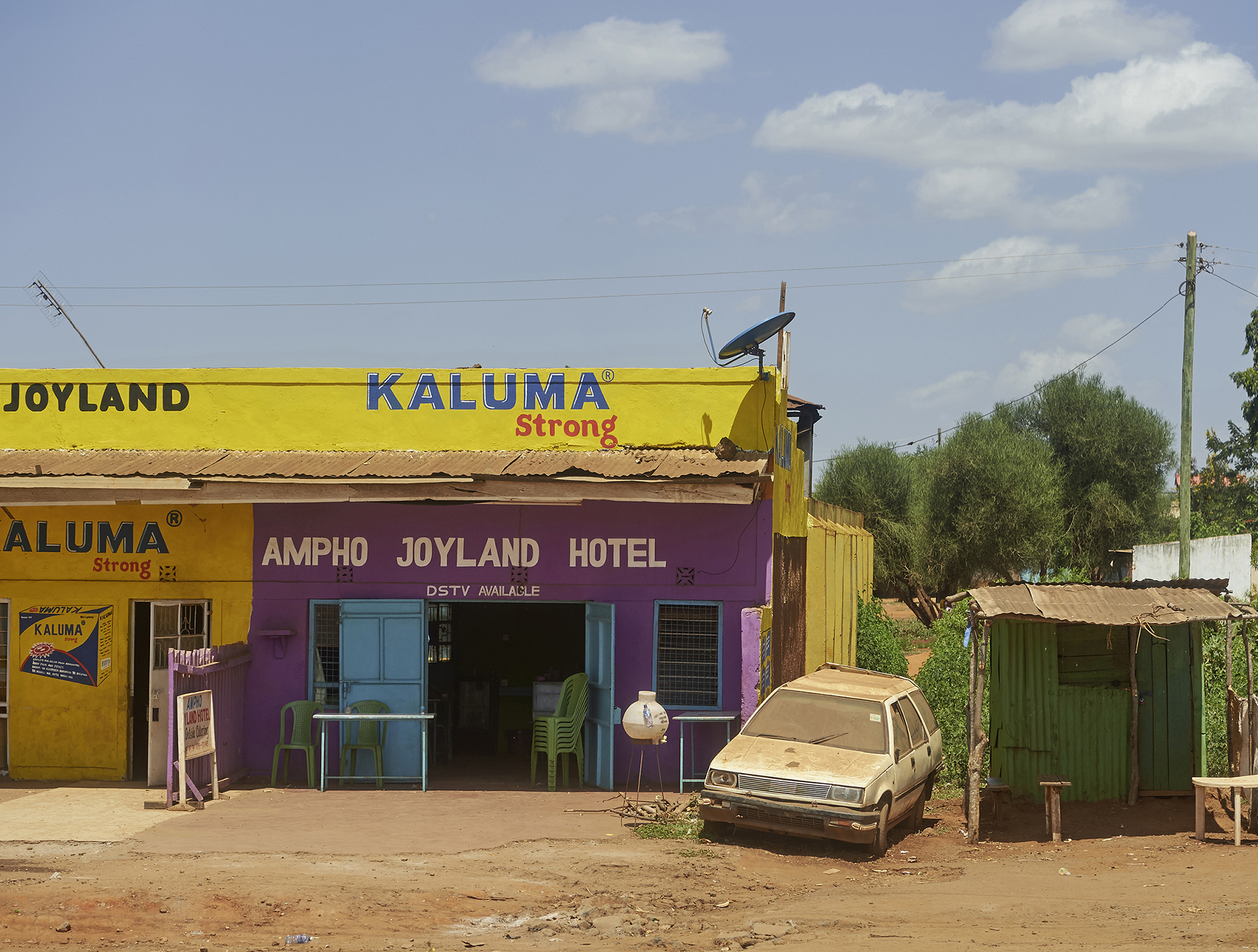 Mombasa Road; Straße nach Nairobi; Kenia; Architekturfotorgafie; Markus Tollhopf; Fotografie; Aussenaufnahme; Ostafrika