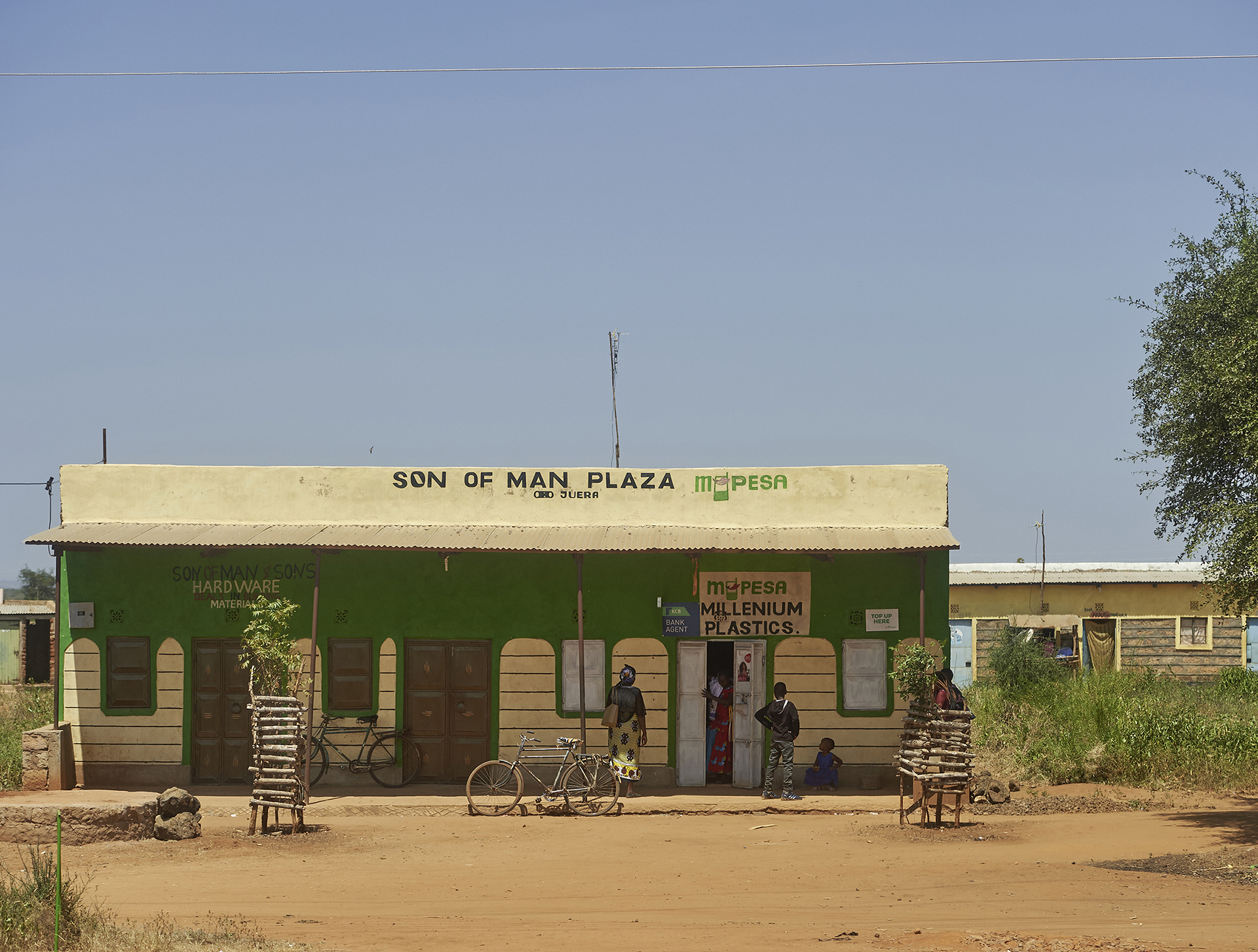 Mombasa Road; Straße nach Nairobi; Kenia; Architekturfotorgafie; Markus Tollhopf; Fotografie; Aussenaufnahme; Ostafrika