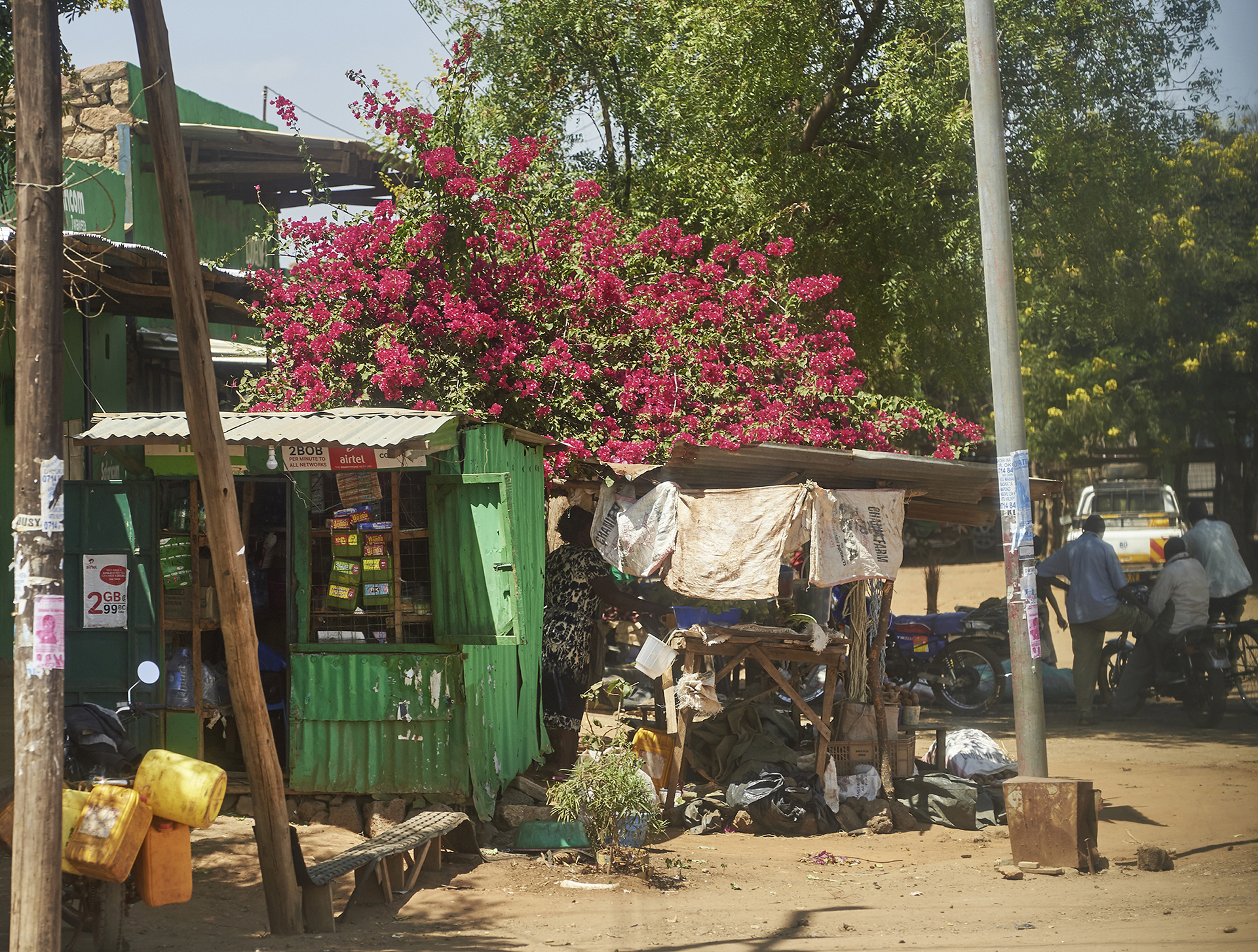 Mombasa Road; Straße nach Nairobi; Kenia; Architekturfotorgafie; Markus Tollhopf; Fotografie; Aussenaufnahme; Ostafrika
