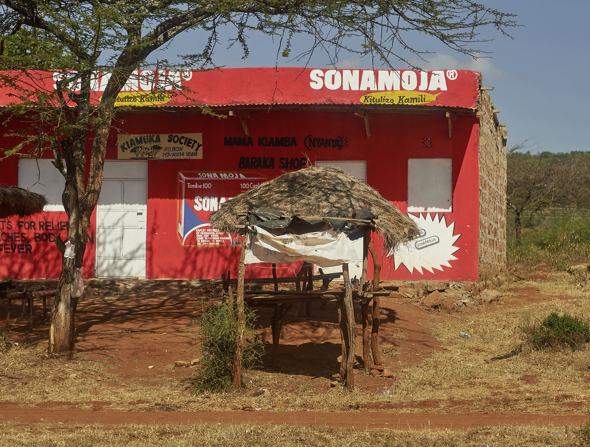 Mombasa Road; Straße nach Nairobi; Kenia; Architekturfotorgafie; Markus Tollhopf; Fotografie; Aussenaufnahme; Ostafrika