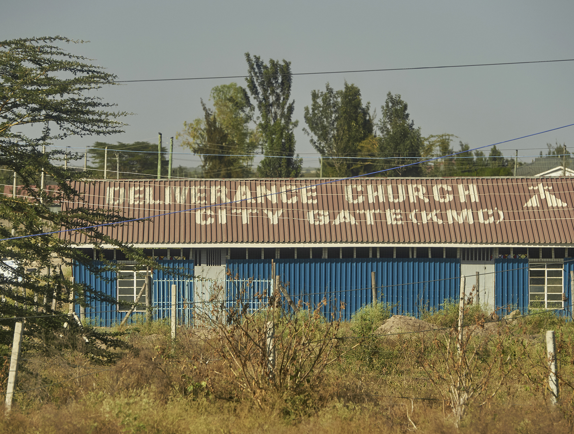 Mombasa Road; Straße nach Nairobi; Kenia; Architekturfotorgafie; Markus Tollhopf; Fotografie; Aussenaufnahme; Ostafrika