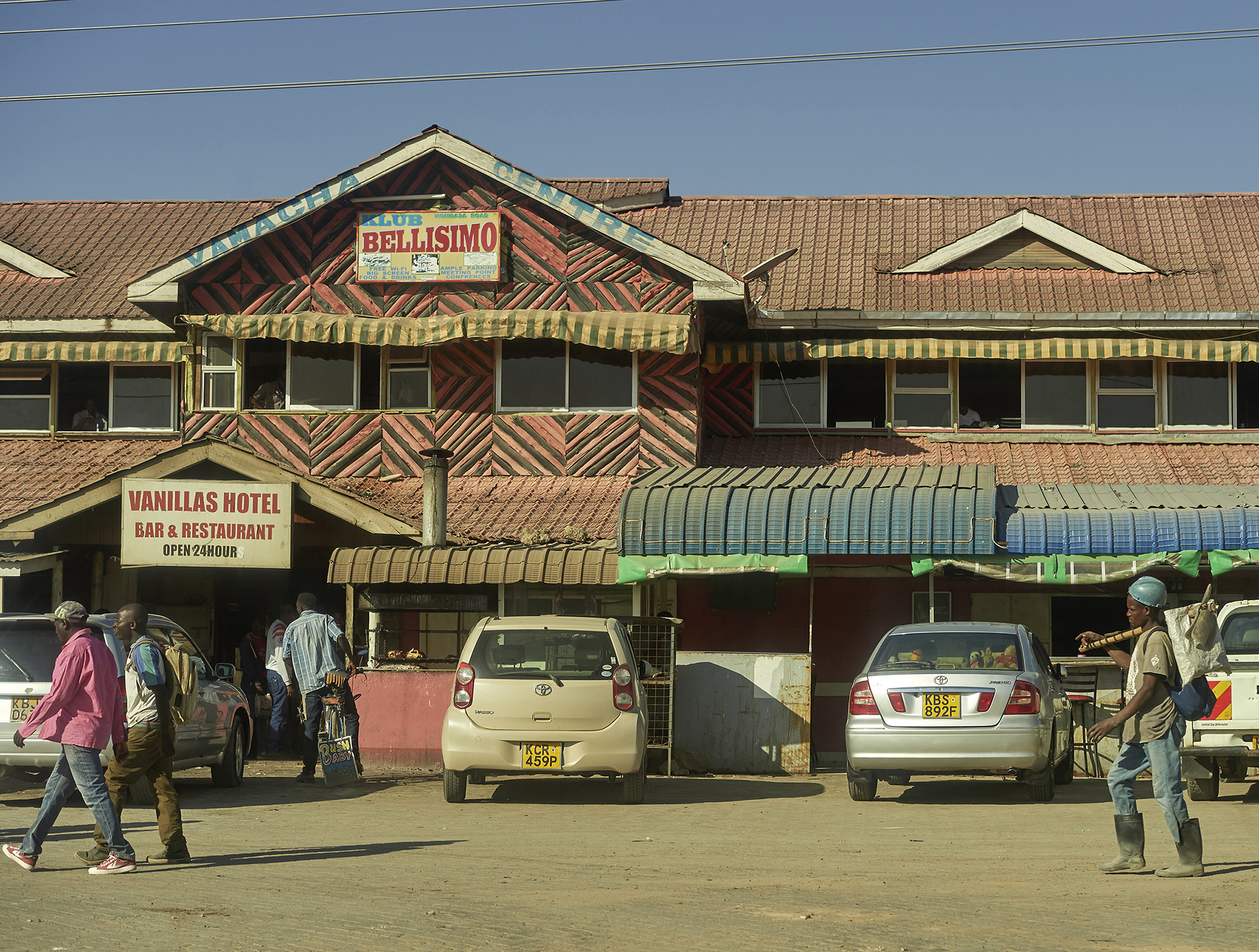 Mombasa Road; Straße nach Nairobi; Kenia; Architekturfotorgafie; Markus Tollhopf; Fotografie; Aussenaufnahme; Ostafrika